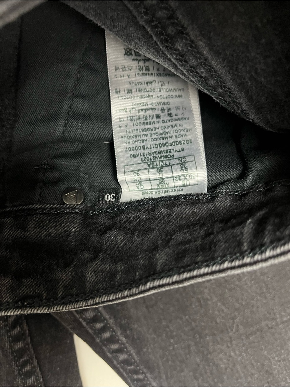 Guess Jeans Size 30 x 31 – Excellent Pre-Owned Condition - Picture 4 of 12